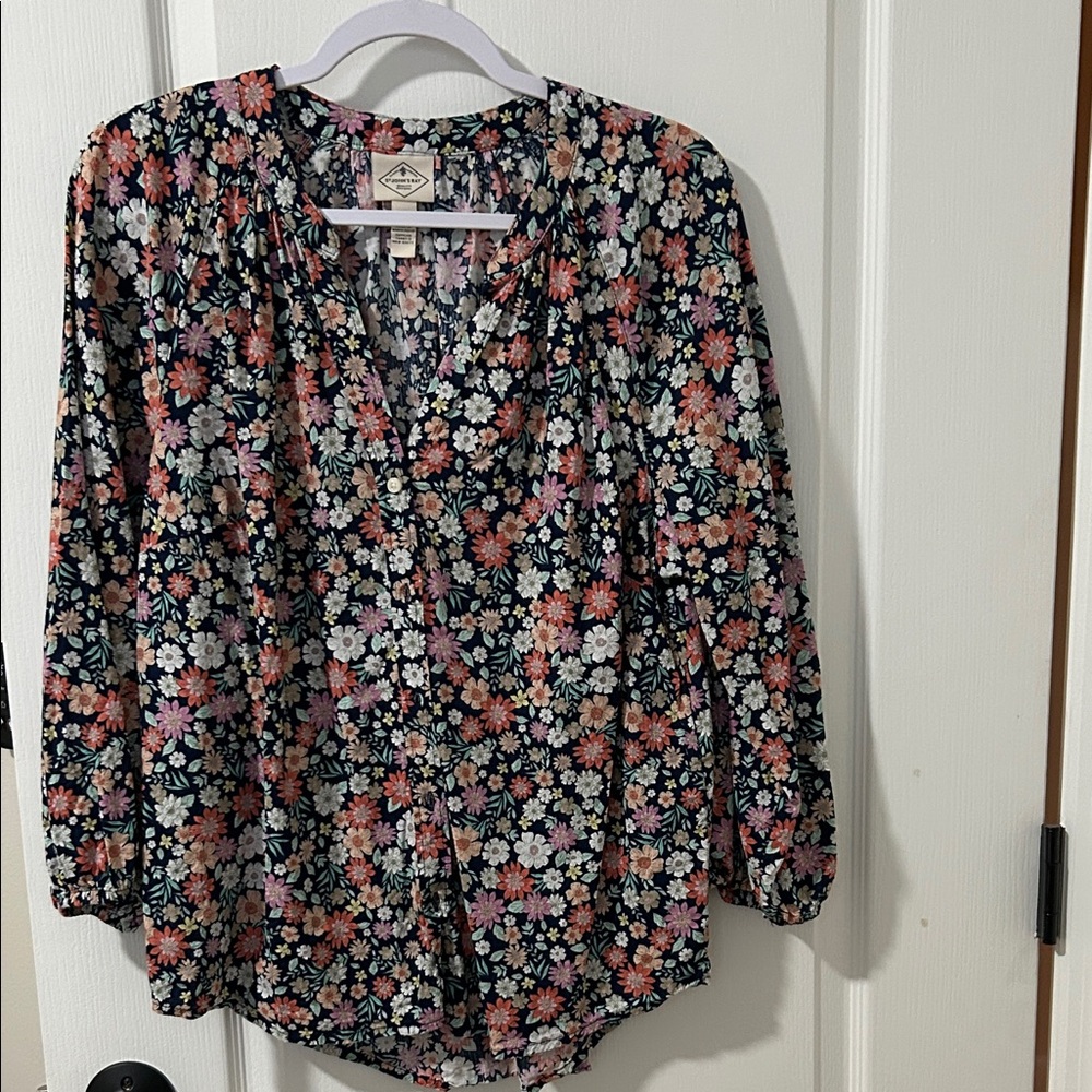 St. John’s Bay round hem button down blouse